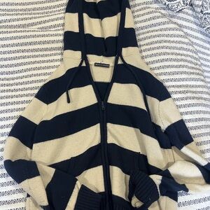 Brandy Melville Black and Tan Zip-Up Sweater